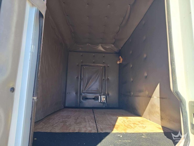 2012-kenworth-t800-image-14