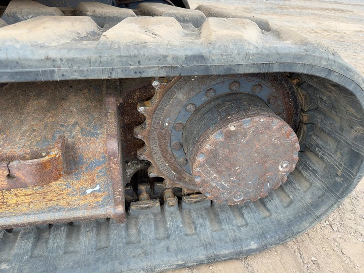 2017-kobelco-sk75sr-3e-image-22