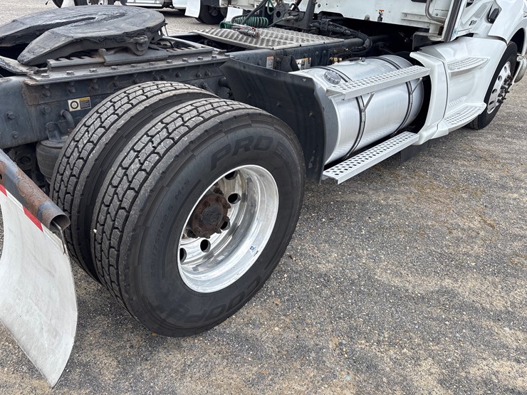 2020-kenworth-t680-image-7