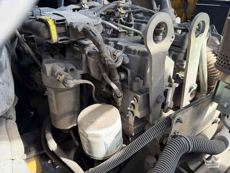 2017-caterpillar-dp70n1-image-10