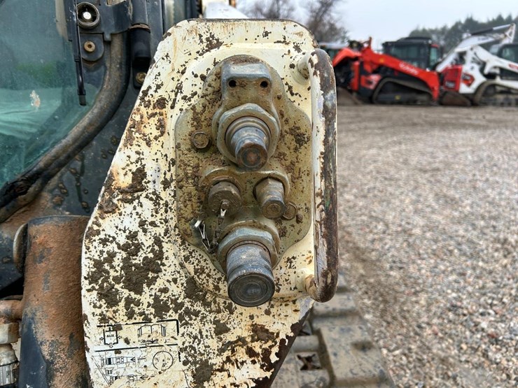 2016-bobcat-t550-image-11