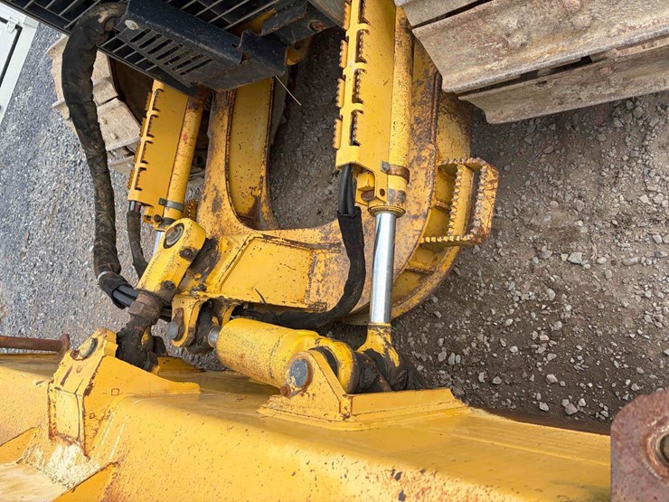 2005-deere-650j-xlt-image-9