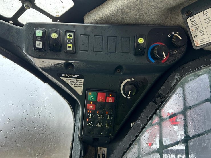 2021-deere-325g-image-24