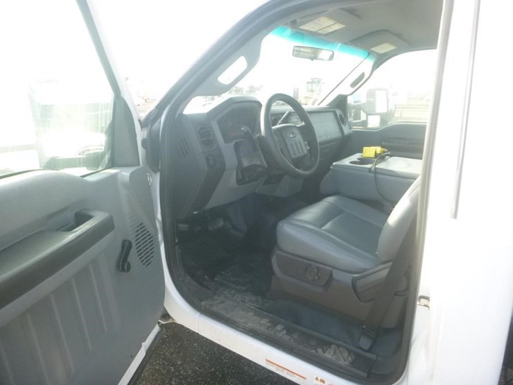 2011-ford-f450-image-11