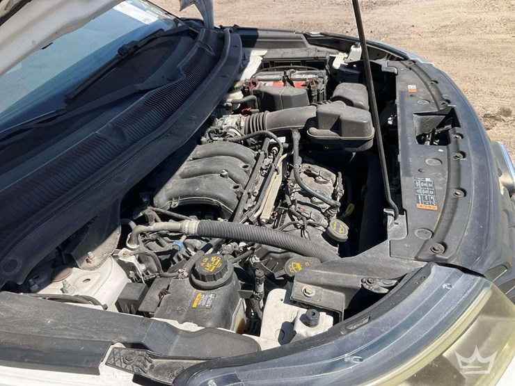 2016-ford-explorer-image-8