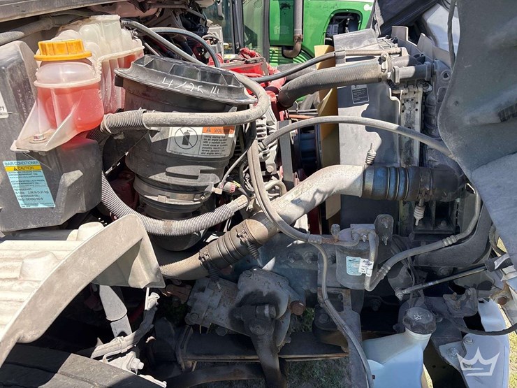 2020-freightliner-m2-106-image-11