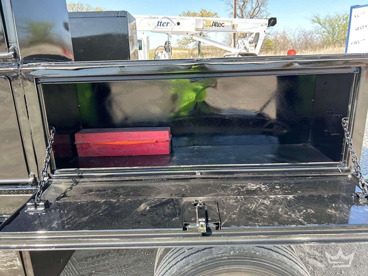 2015-ram-5500-rki-10ft.-utility-flatbed-truck-image-24