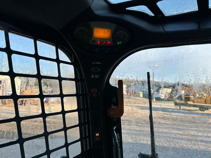 2022-bobcat-t870-image-24