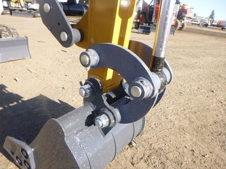 me20-hydraulic-excavator-image-11