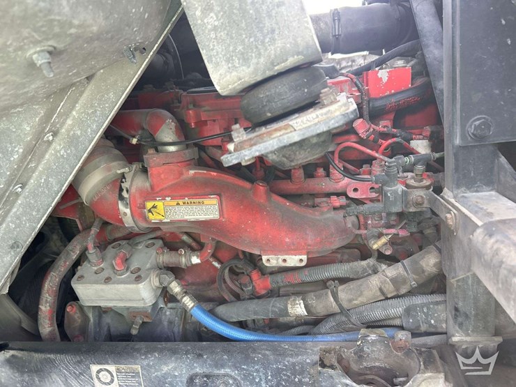 2017-peterbilt-320-image-8