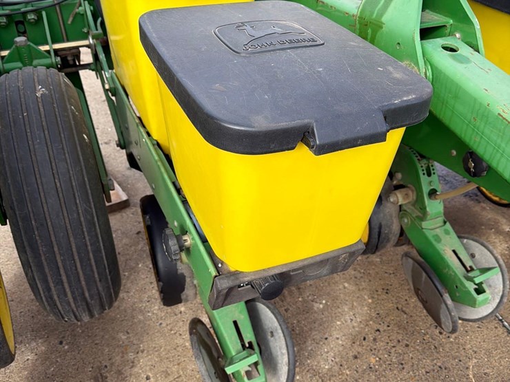 john-deere-7300-image-31