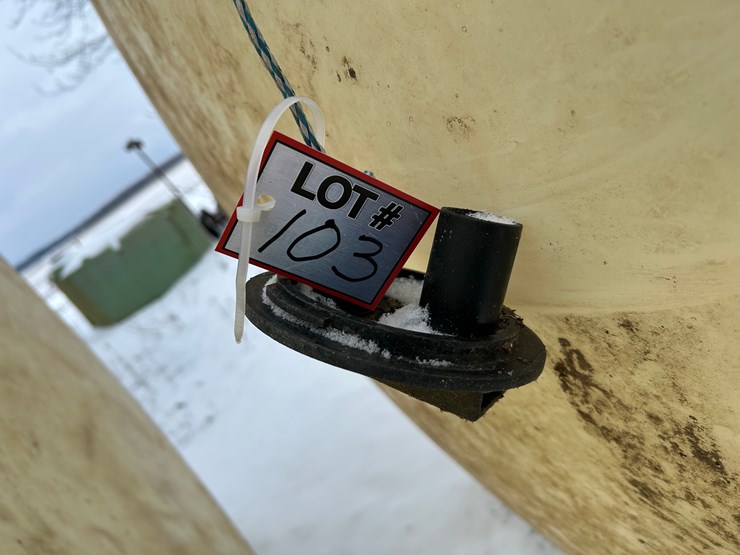 2500-gallon-poly-tank-image-3