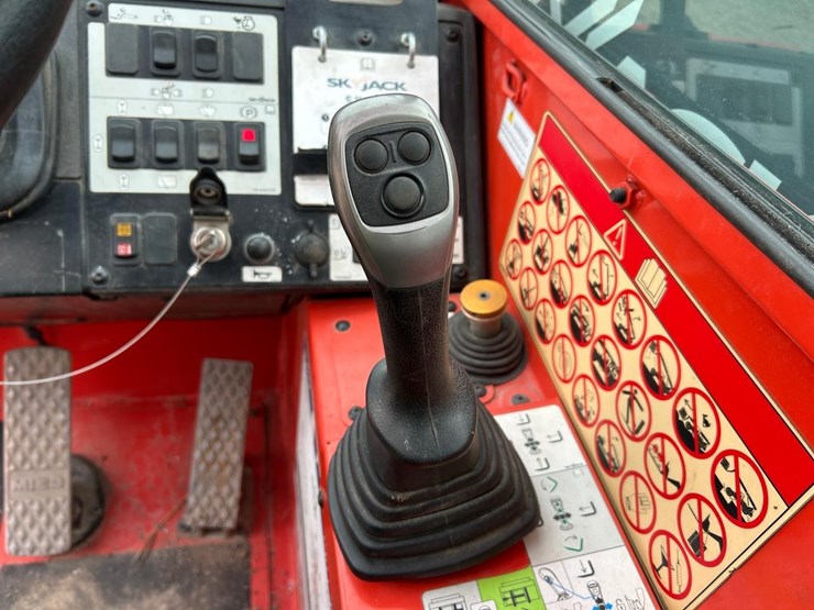 2020-skyjack-sj519th-image-24