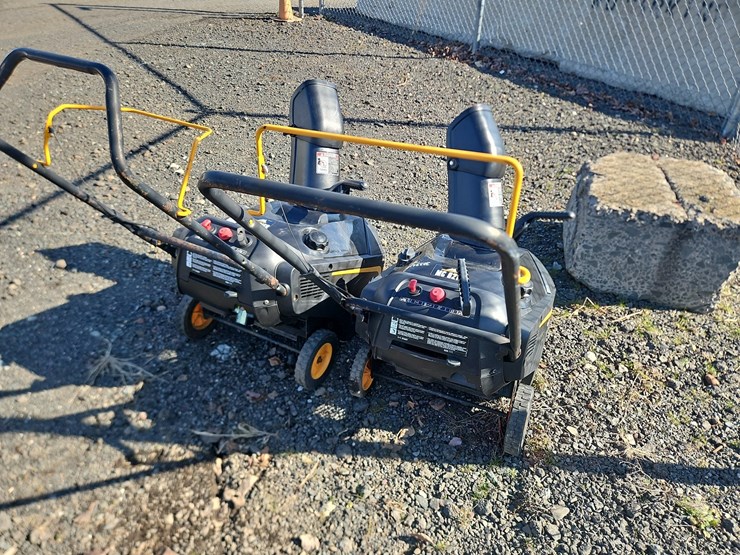 (2)-mccullough-mc621es-snow-throwers-image-4