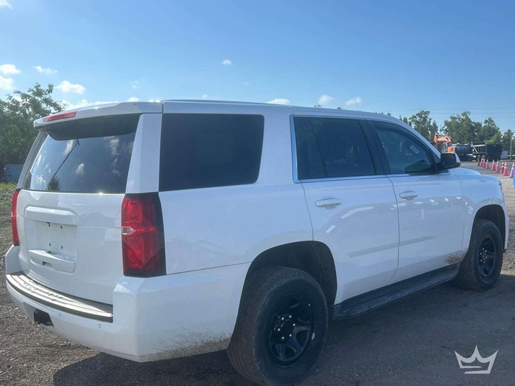 2018-chevrolet-tahoe-image-3