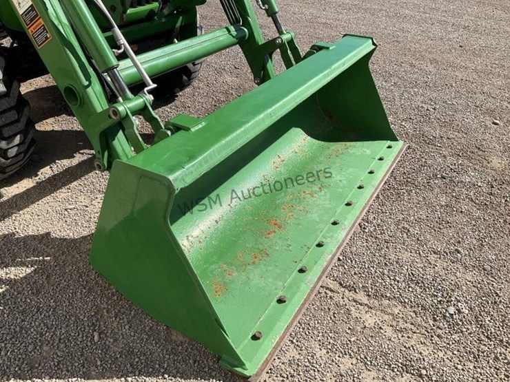 john-deere-3320-image-11