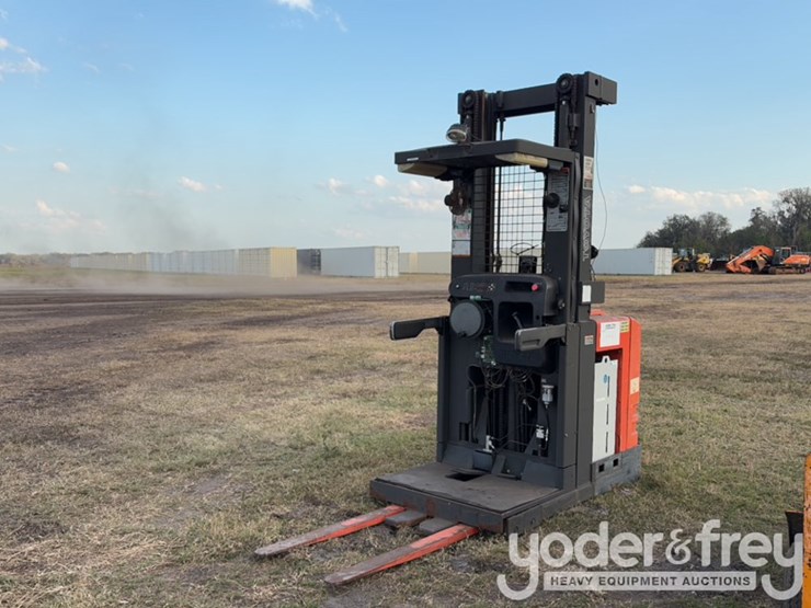 2017-toyota-6bpu15-image-1