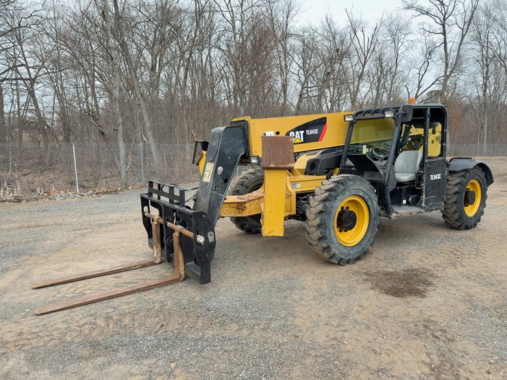 2014-caterpillar-tl943c-image-1