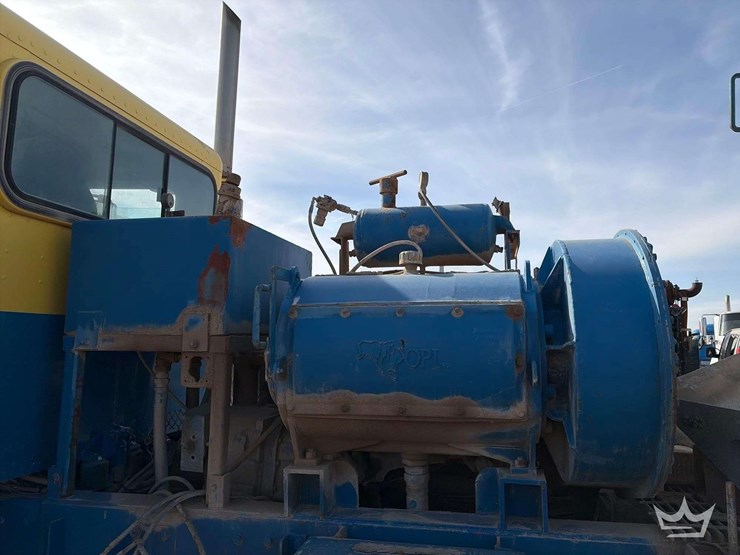 2007-peterbilt-379-image-18