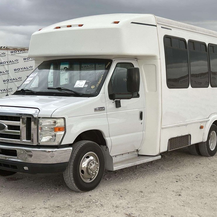 2015 FORD E350