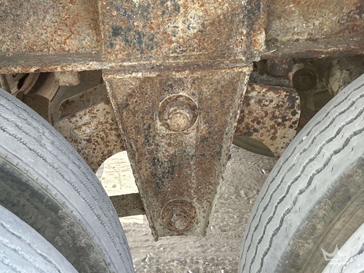 2010-axle-dump-trailer-image-11