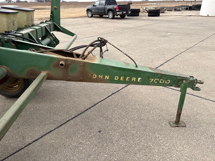 john-deere-7000-image-21