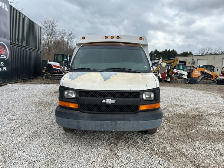 2004-utility-van-image-7