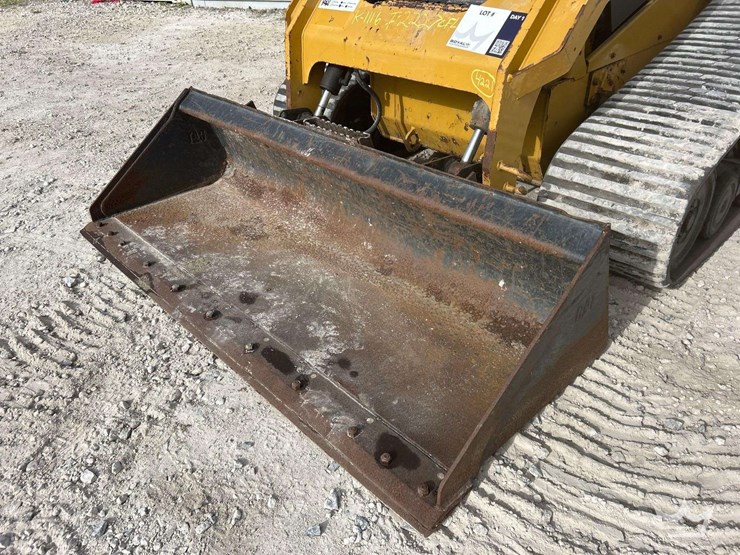 2018-caterpillar-287d-image-11