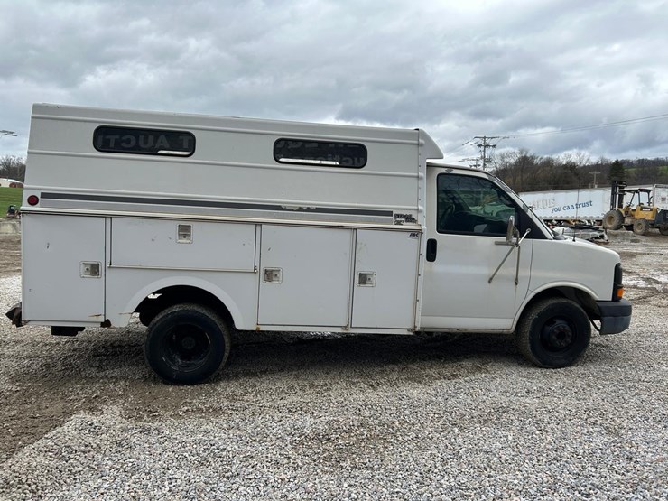 2004-utility-van-image-5