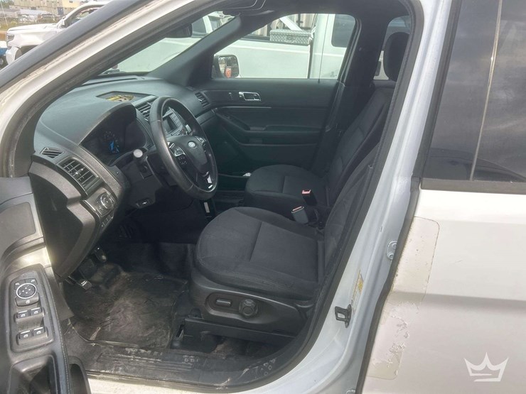 2018-ford-explorer-image-14