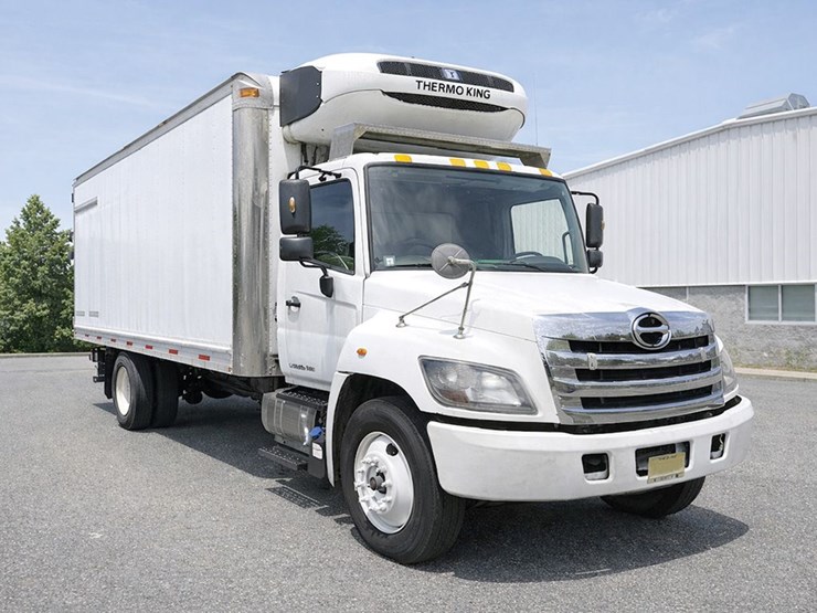 2018-hino-268a-image-1