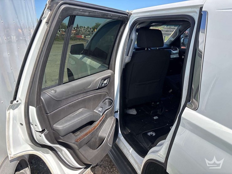 2019-chevrolet-tahoe-image-19