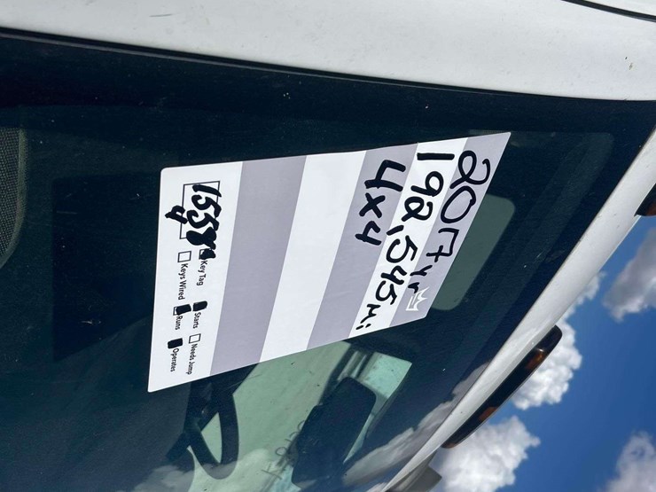 2017-gmc-sierra-2500-image-23