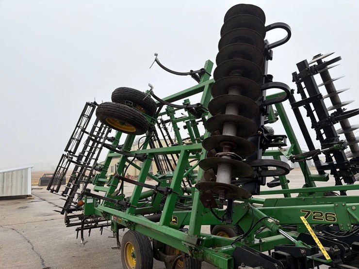 john-deere-726-image-18