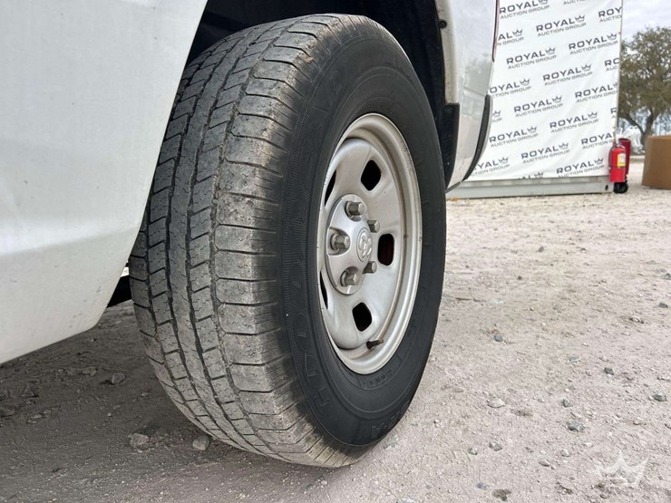 2015-dodge-1500-image-23