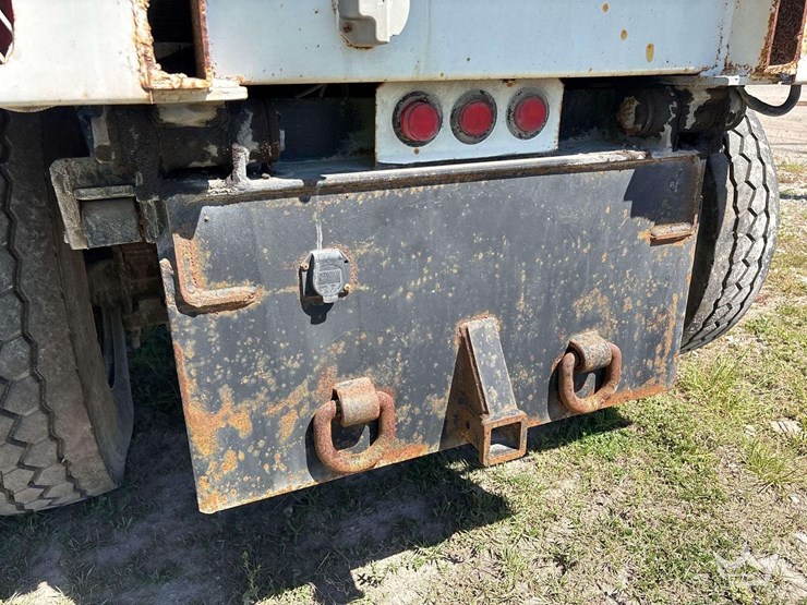 2016-international-durastar-4300-image-11