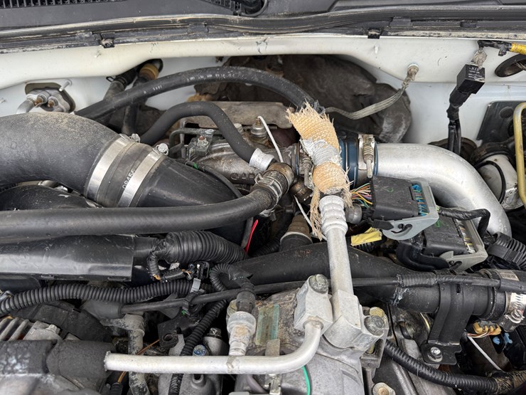 2005-gmc-2500-image-67