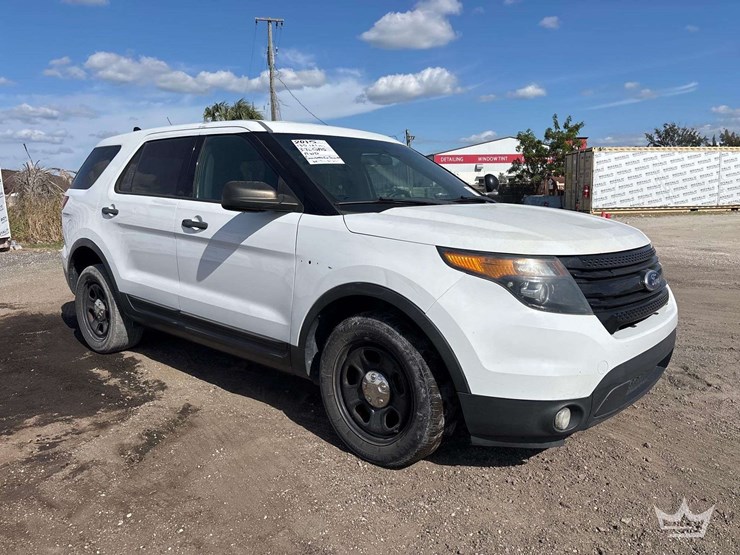 2015-ford-explorer-image-2
