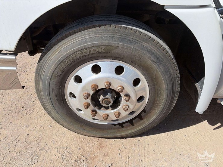 2007-international-9400i-t/a-sleeper-cab-truck-tractor-image-23