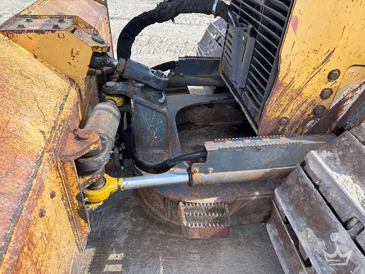 2014-deere-650k-lgp-image-15