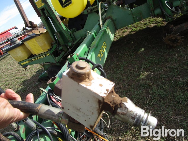 john-deere-7200-image-12