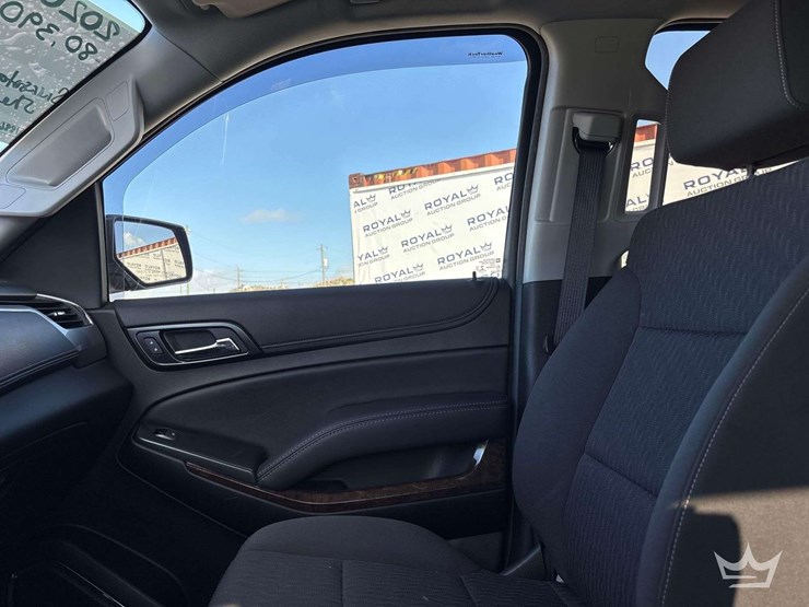 2020-chevrolet-tahoe-image-12