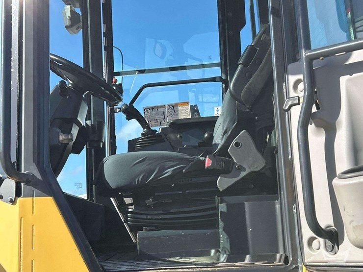 2016-komatsu-wa320-8-image-14