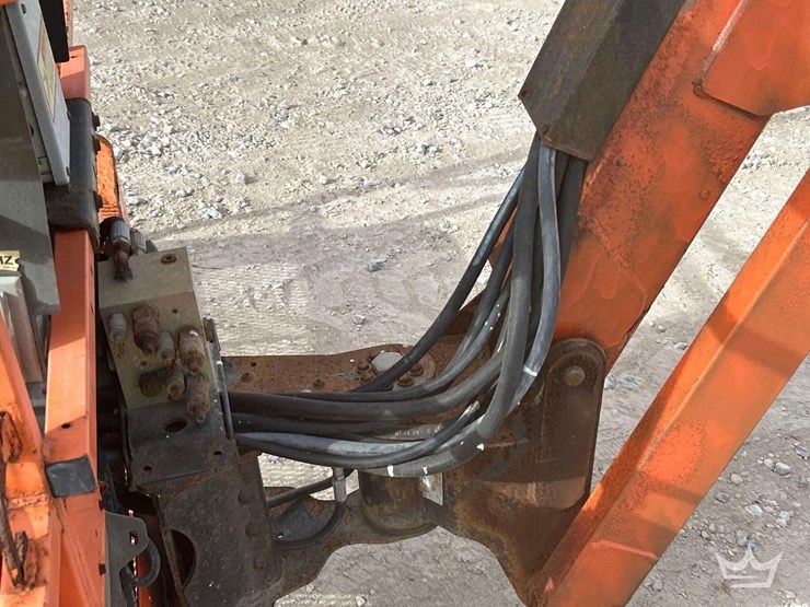 2016-jlg-800aj-image-13