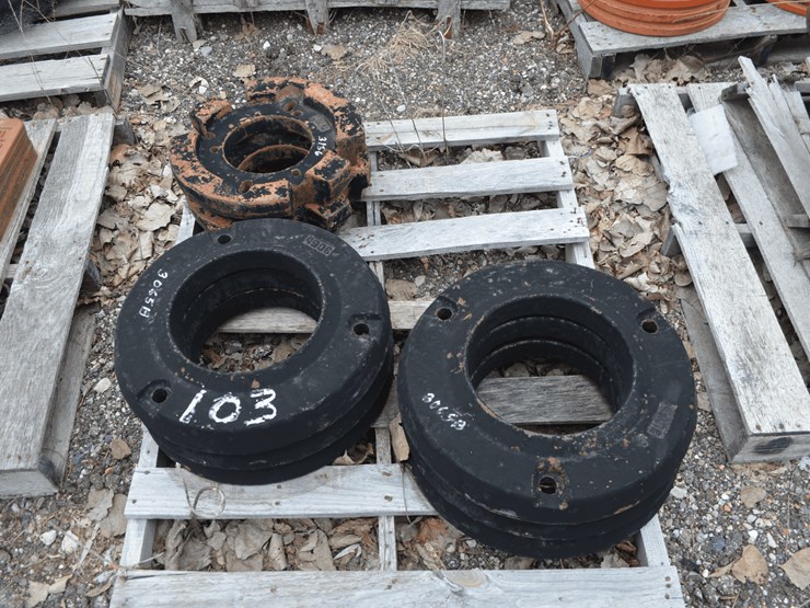 new-holland-rear-wheel-weights-image-1