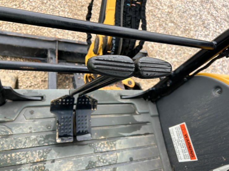 2020-caterpillar-303-image-20