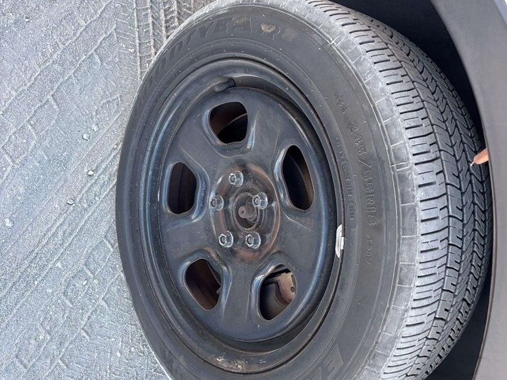 2015-ford-explorer-image-25