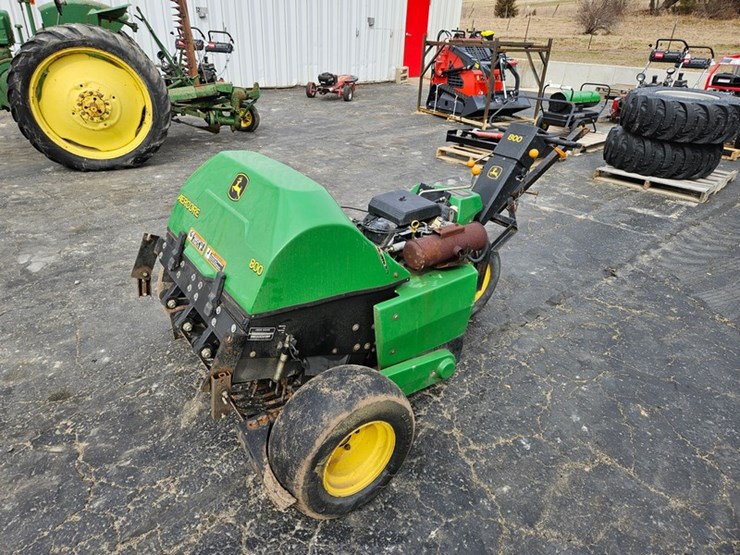 john-deere-800-image-1