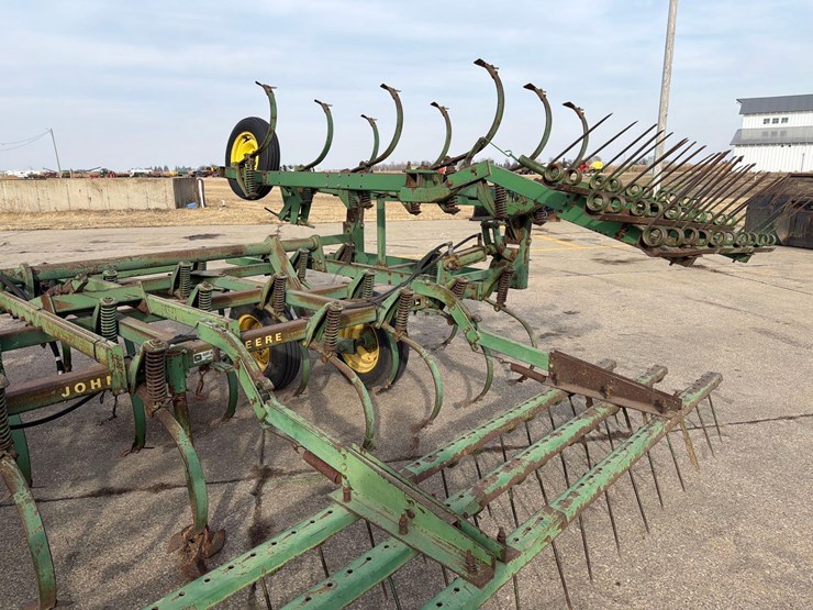 john-deere-1010-image-17