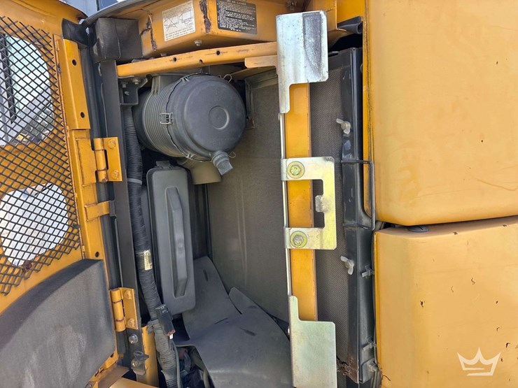 2016-deere-85g-image-9